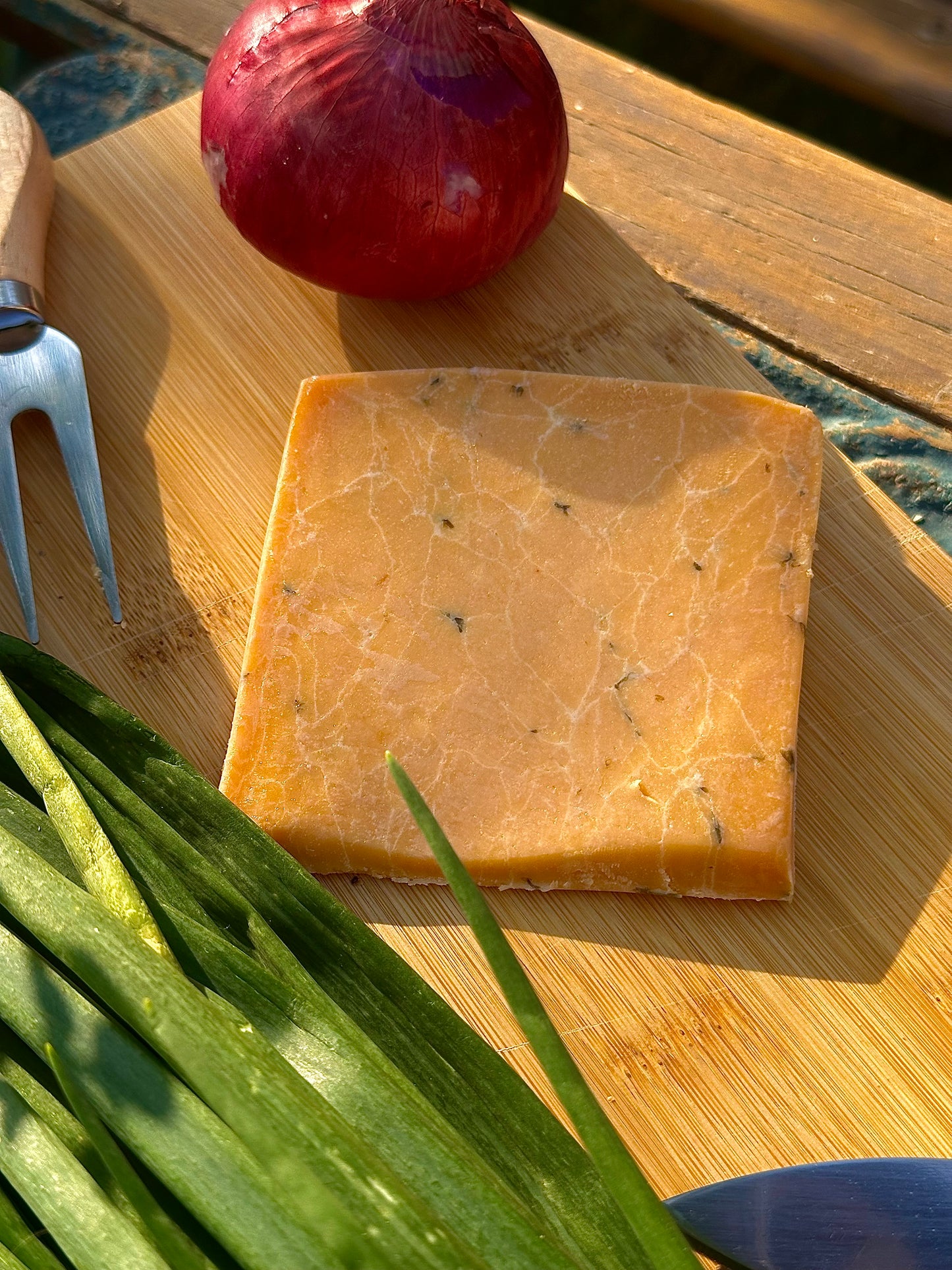 Cheddar with Onion & Chives